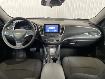 2024 Chevrolet Malibu - image 13