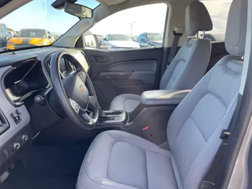 2020 Chevrolet Colorado - image 3