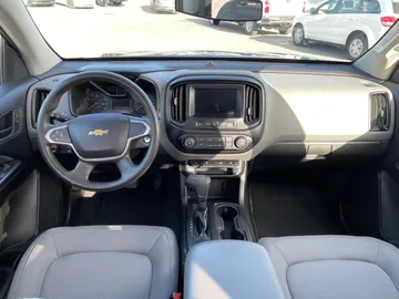 2020 Chevrolet Colorado - image 4