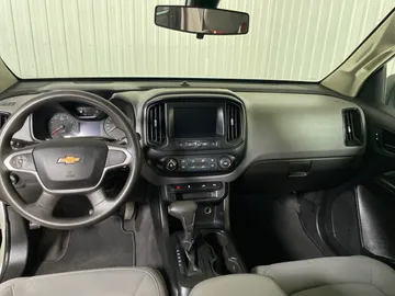 2020 Chevrolet Colorado - image 4