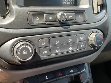 2018 Chevrolet Colorado - image 21
