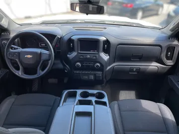 2024 Chevrolet Silverado 1500 - image 4