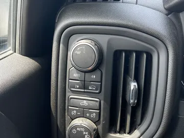 2023 Chevrolet Silverado 1500 - image 28