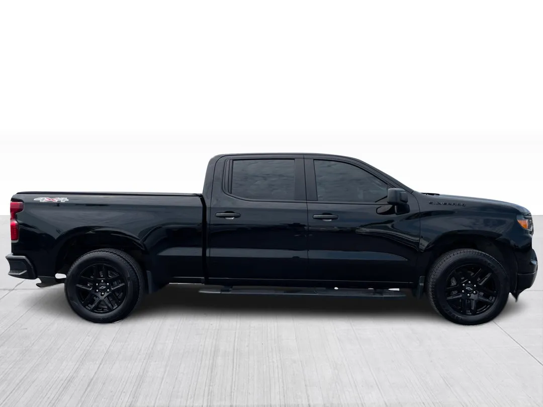 2024 Chevrolet Silverado 1500 — photo 2
