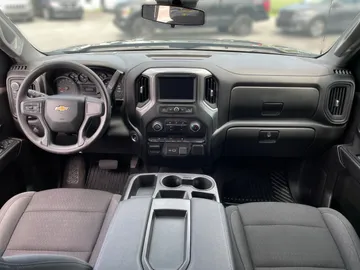 2024 Chevrolet Silverado 1500 - image 4