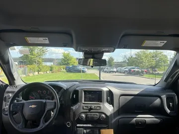2024 Chevrolet Silverado 1500 - image 9