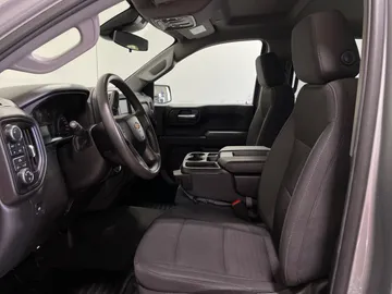 2024 Chevrolet Silverado 1500 - image 3