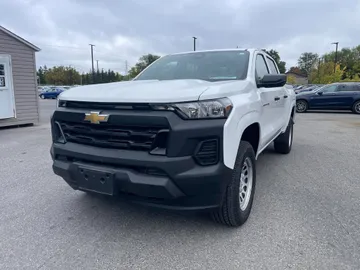 2024 Chevrolet Colorado - image 3