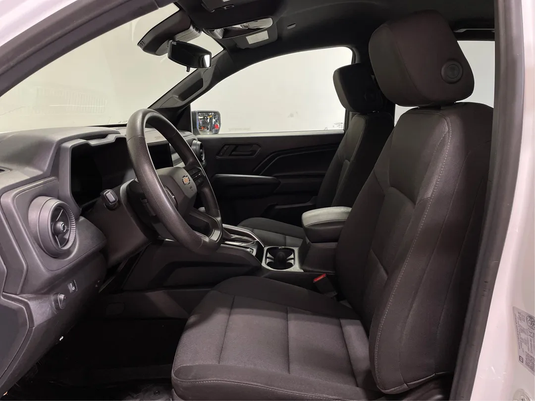 2025 Chevrolet Colorado — photo 3