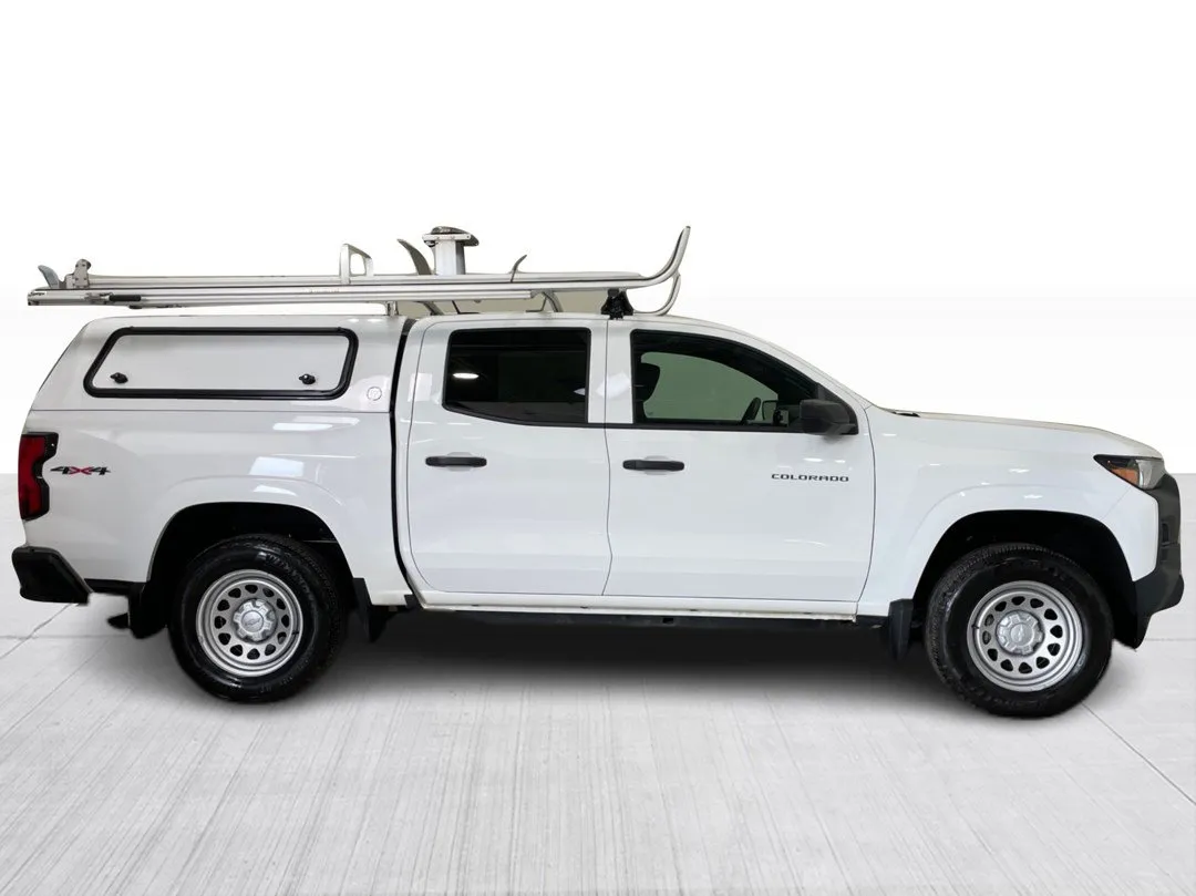 2025 Chevrolet Colorado — photo 2