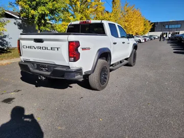 2024 Chevrolet Colorado - image 3