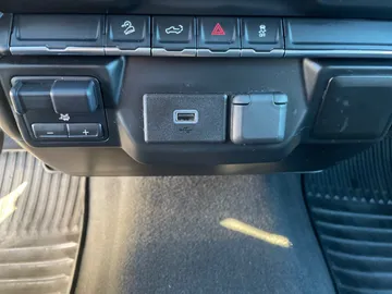 2020 Chevrolet Silverado 1500 - image 25
