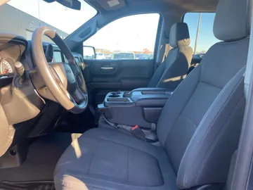 2020 Chevrolet Silverado 1500 - image 3