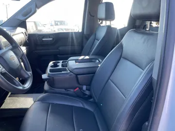 2021 Chevrolet Silverado 1500 - image 3
