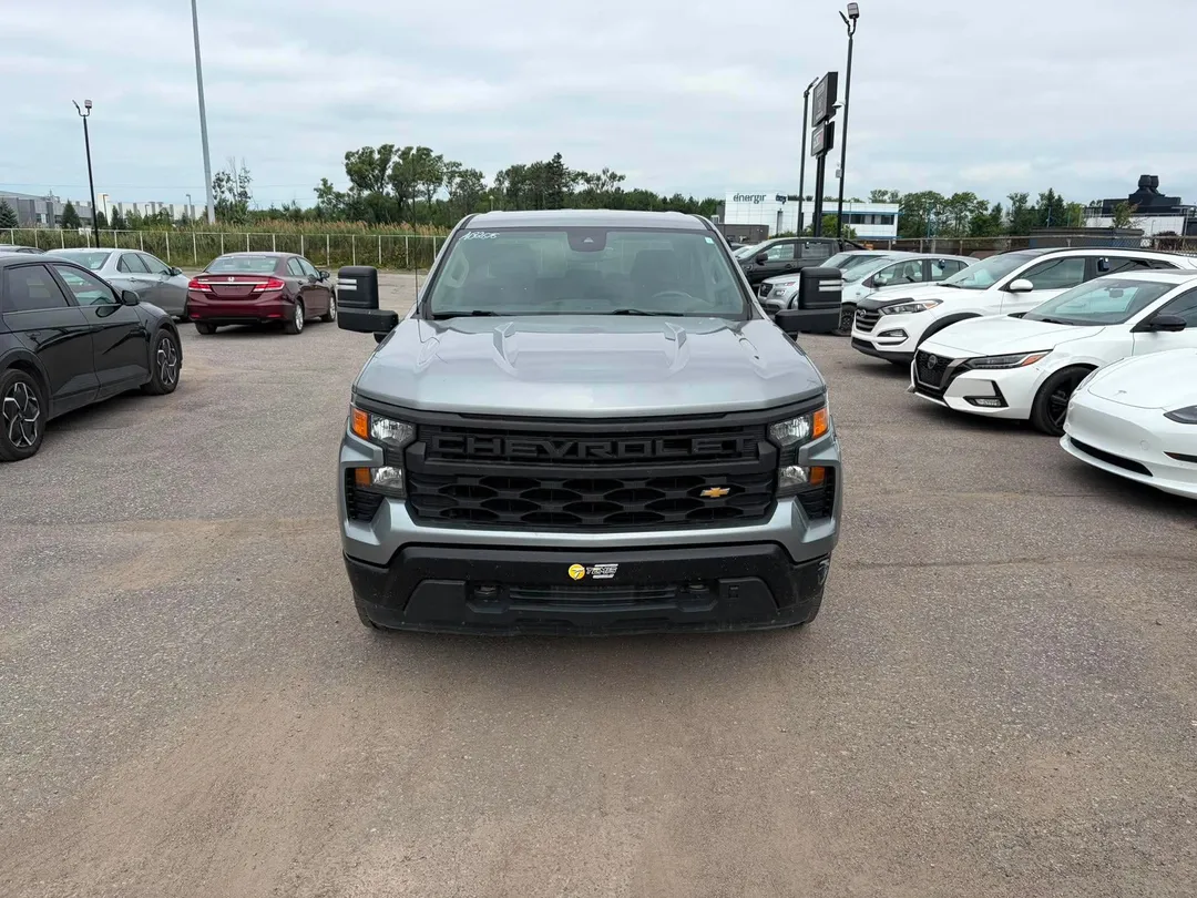 2023 Chevrolet Silverado 1500 — photo 2