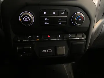 2023 Chevrolet Silverado 1500 - image 18