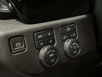 2022 Chevrolet Silverado 1500 - image 27