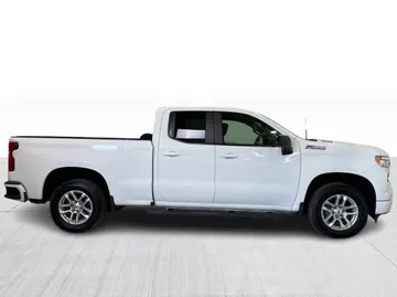 2022 Chevrolet Silverado 1500 - image 2