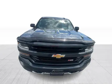 2017 Chevrolet Silverado 1500 - image 2