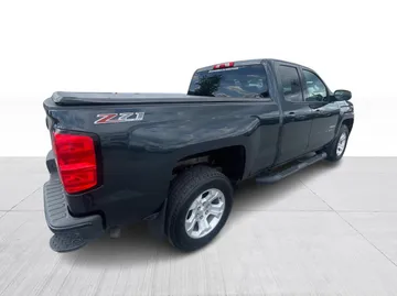 2017 Chevrolet Silverado 1500 - image 8