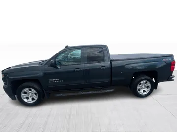 2017 Chevrolet Silverado 1500 - image 4