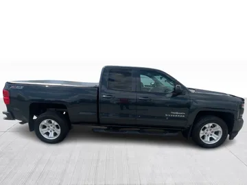 2017 Chevrolet Silverado 1500 - image 9