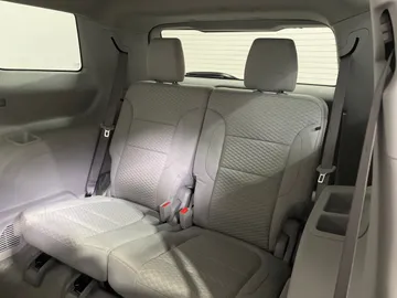 2019 GMC Acadia - image 16