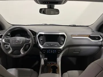 2019 GMC Acadia - image 4
