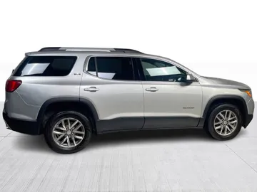 2019 GMC Acadia - image 2