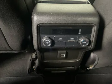 2019 GMC Acadia - image 28