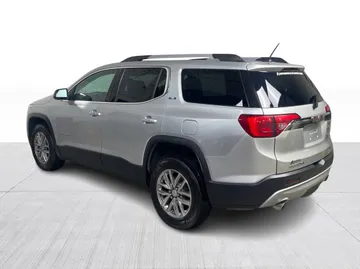 2019 GMC Acadia - image 10