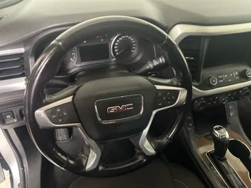 2019 GMC Acadia - image 16