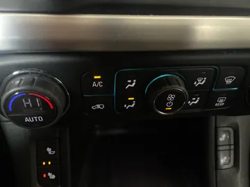 2019 GMC Acadia - image 22