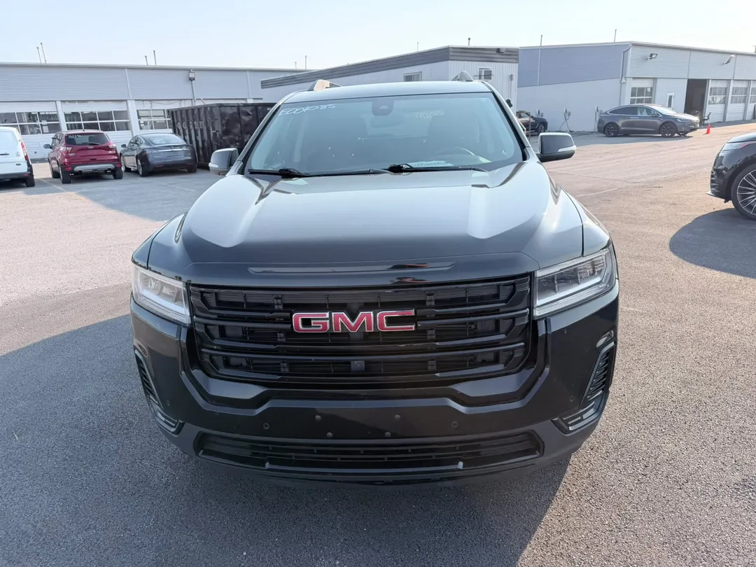 2021 GMC Acadia — photo 2