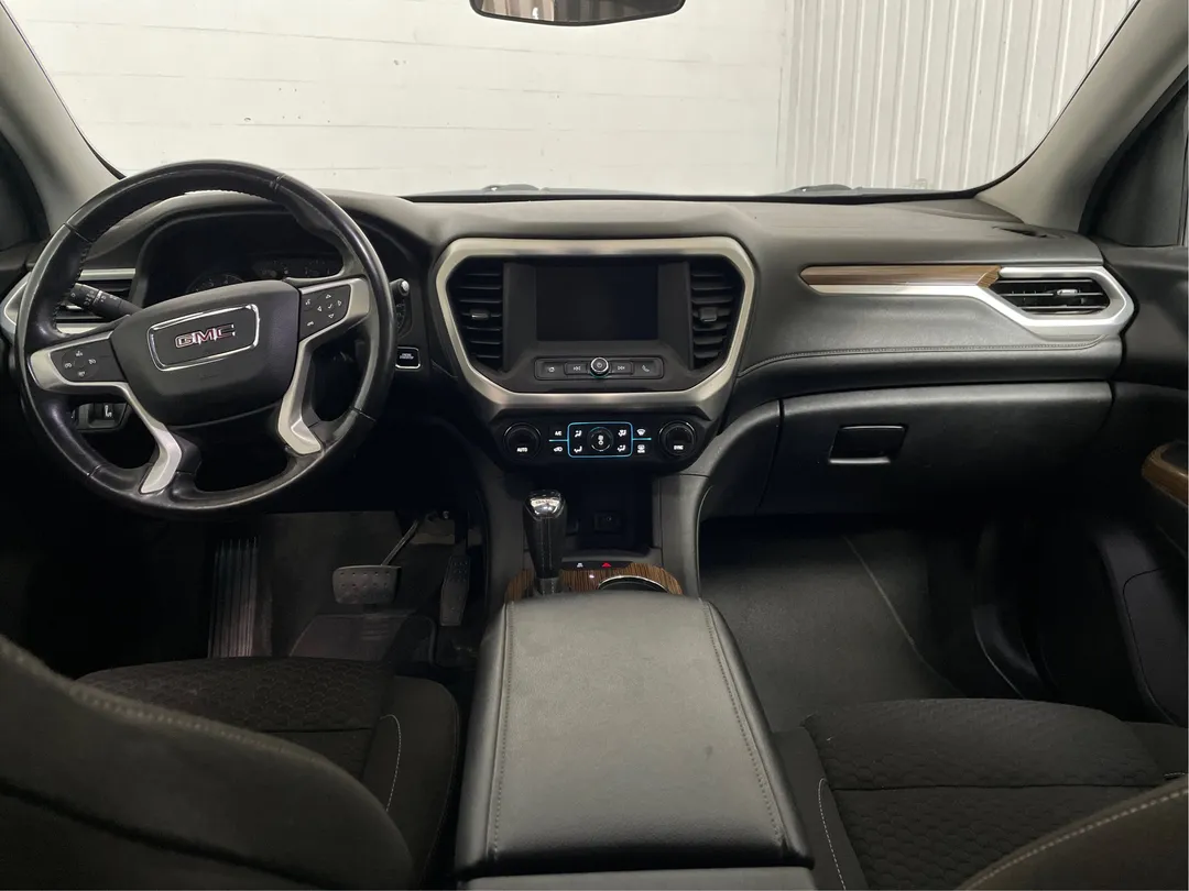 2017 GMC Acadia — photo 4