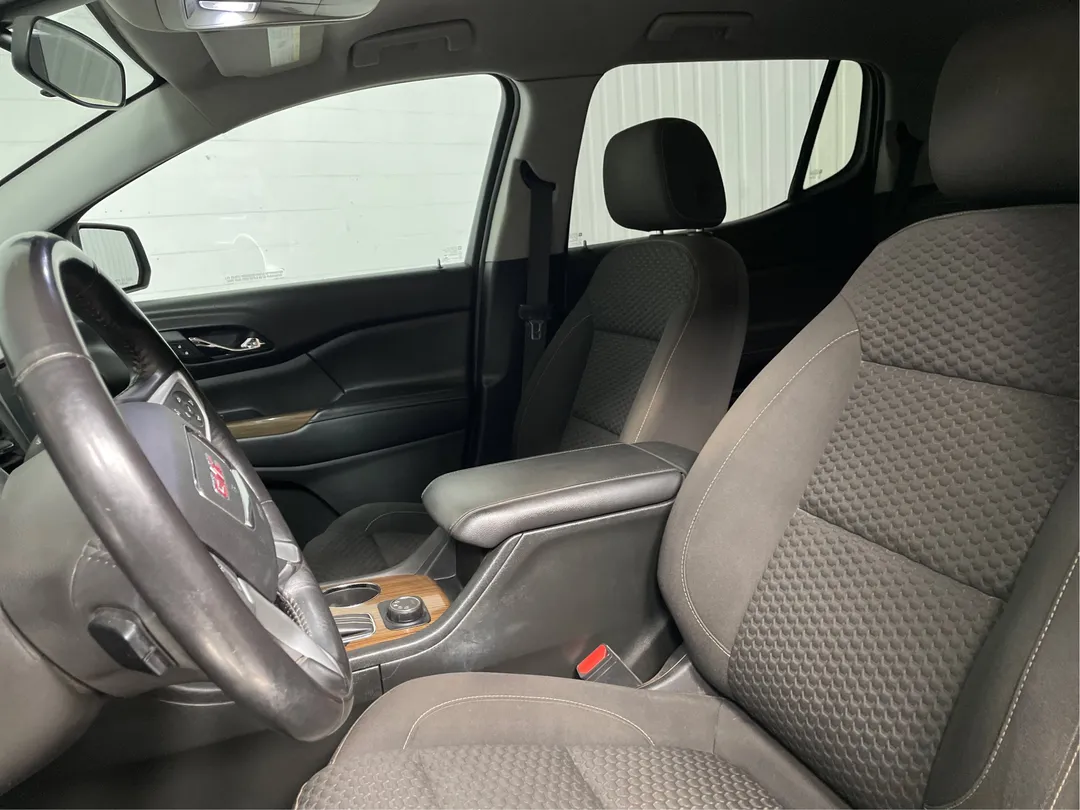 2017 GMC Acadia — photo 3