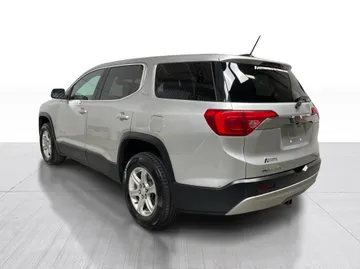 2017 GMC Acadia - image 11