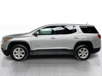 2017 GMC Acadia - image 10