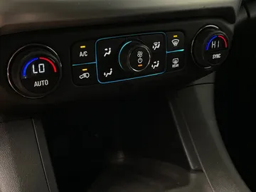 2017 GMC Acadia - image 23