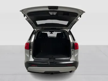 2017 GMC Acadia - image 13