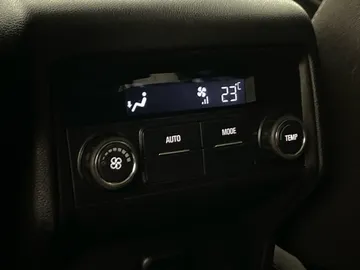 2017 GMC Acadia - image 19
