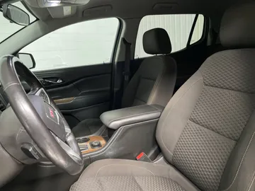 2017 GMC Acadia - image 3