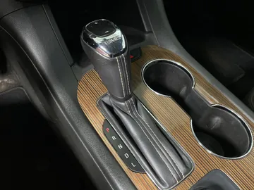 2017 GMC Acadia - image 26