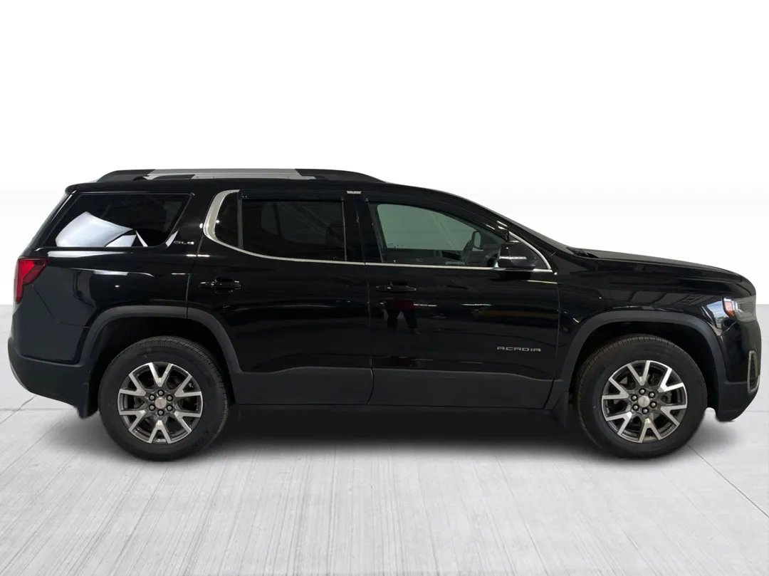 2022 GMC Acadia — photo 2