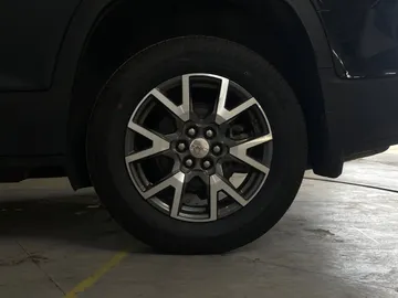 2022 GMC Acadia - image 6