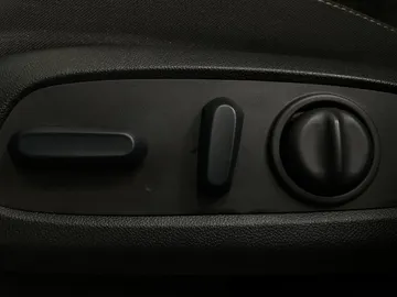 2022 GMC Acadia - image 19
