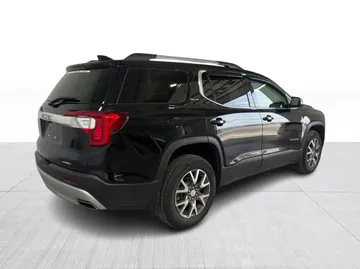 2022 GMC Acadia - image 14