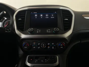2022 GMC Acadia - image 29