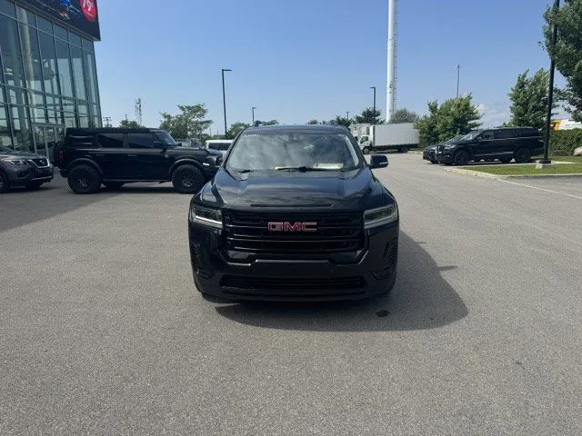 2022 GMC Acadia — photo 2