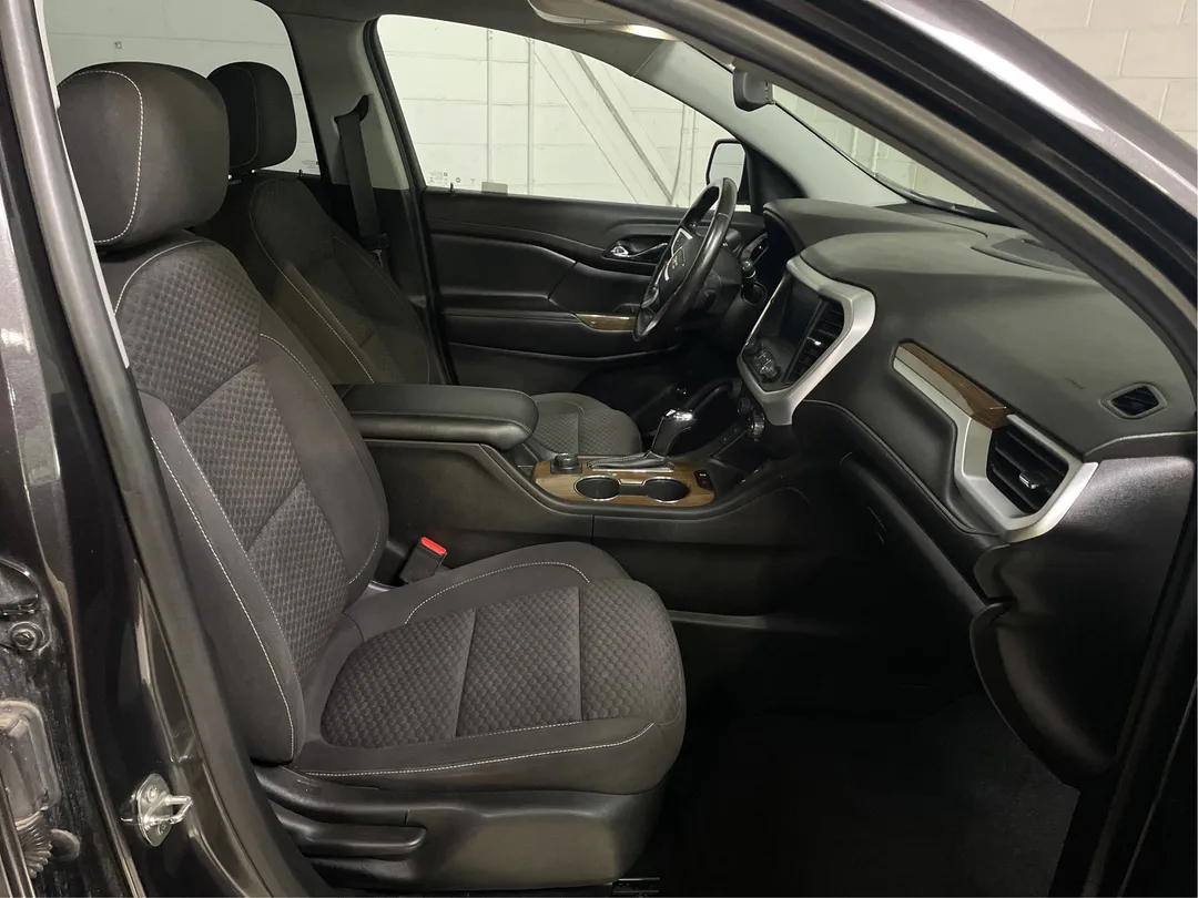 2019 GMC Acadia — photo 3
